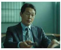 배우의 흡연 장면이 그대로 나온 청소년 관람 가능 영화. 이 영화를 본 청소년의 일부는 담배를 피우고 싶다는 생각이 들었다고 밝혔다. [자료 노진원 교수]