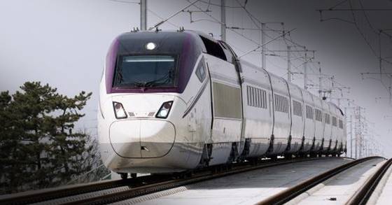 2016년 말 운행을 시작한 SRT고속열차. 주말 수서~부산 노선은 좌석점유율이 100%다. [중앙포토]