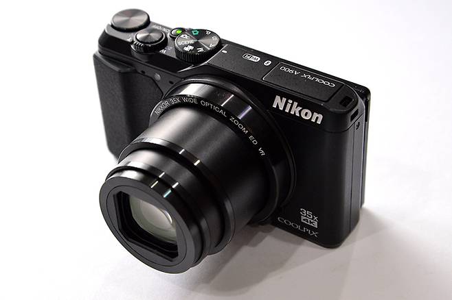 니콘 쿨픽스 A900.