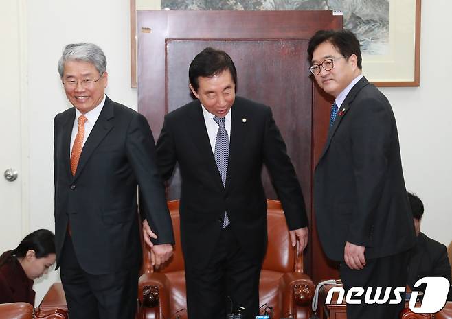 김동철 바른미래당 원내대표(왼쪽부터), 김성태 자유한국당 원내대표, 우원식 더불어민주당 원내대표. /뉴스1 © News1 이동원 기자