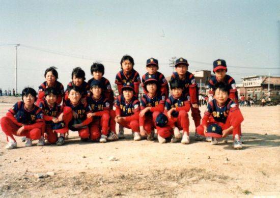 빅보이 구장에서 신길화랑 단체 사진(아랫줄 오른쪽에서 두 번째가 이상훈) / 사진= 이상훈 제공