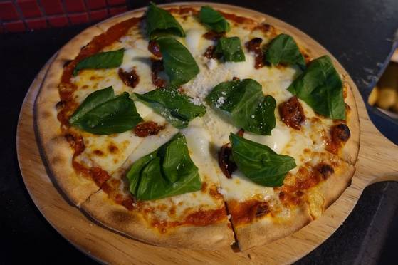 마르게리타 피자(1만6000원)