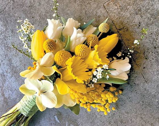 요즘에는 한 가지 꽃만 사용하지 않고 다양한 꽃을 조합한 부케가 유행이다. [사진 엘리제플라워]