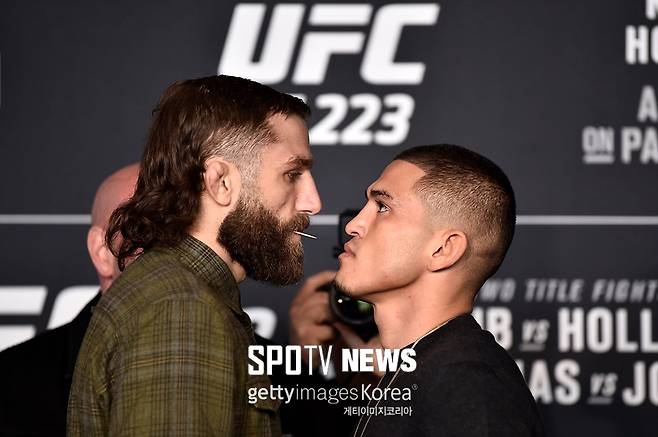 ▲ 마이클 키에사는 오는 8일 UFC 223에서 예정대로 앤서니 페티스와 경기한다.