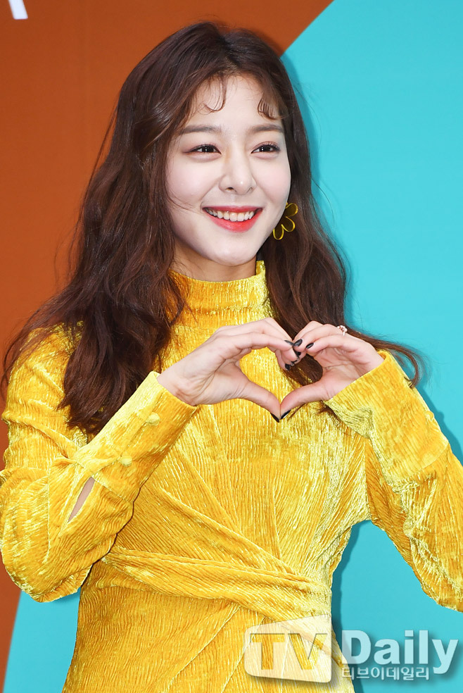 설인아