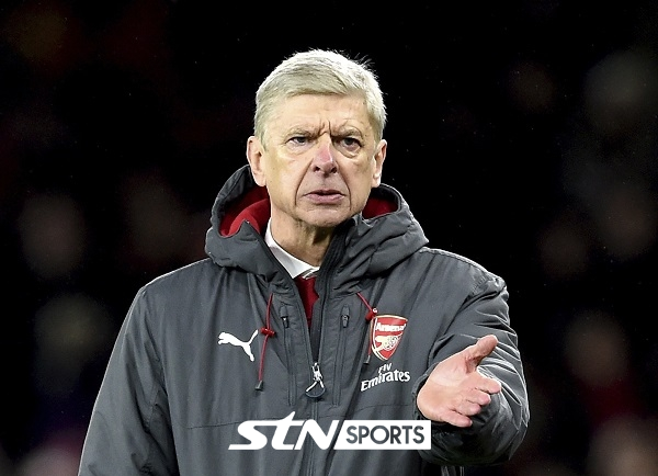 천신만고 끝에 안드레이 아르샤빈을 데려오는 것에 성공한 아르센 벵거 감독