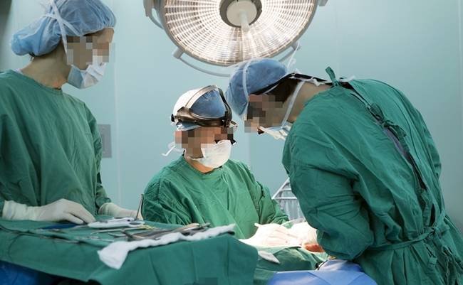 사진은 본 기사와 직접적인 관련이 없는 수술장면입니다. 착오 없으시길 바랍니다.