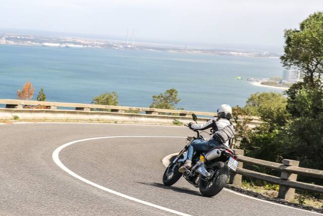 내가...저길 달렸다구요...? /사진제공=두카티