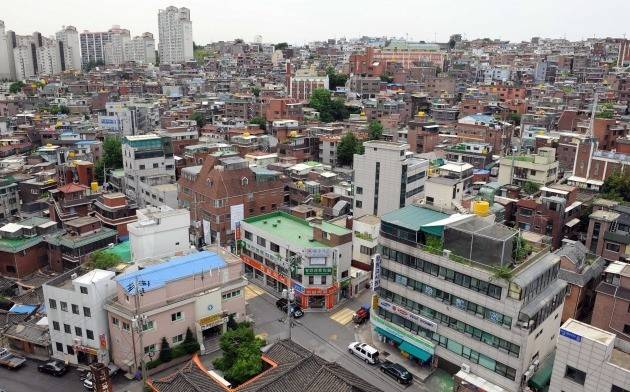 재개발 전 단독주택과 다세대·다가구주택이 밀집한 아현3구역 일대. 한경DB