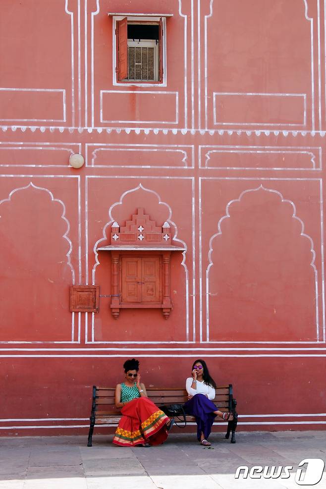이곳의 모든 건물들 역시 분홍색으로 칠해져 있다.© News1 윤슬빈 기자