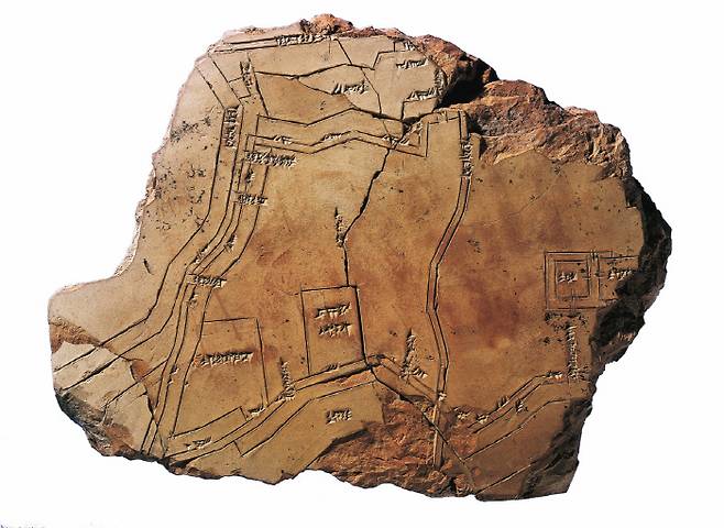 니푸르 지도. 산처럼 제공