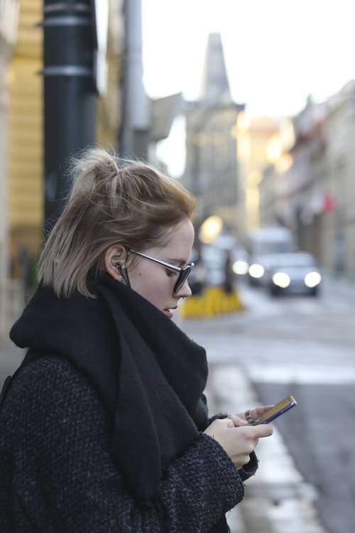 체코 프라하에서 우버를 사용하는 여성(성연재 기자)