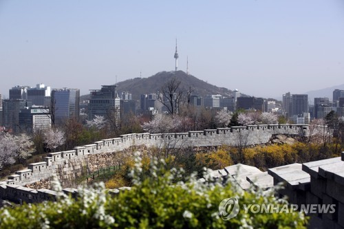 한양도성 인왕산 구간에서 바라본 모습. [연합뉴스 자료사진]