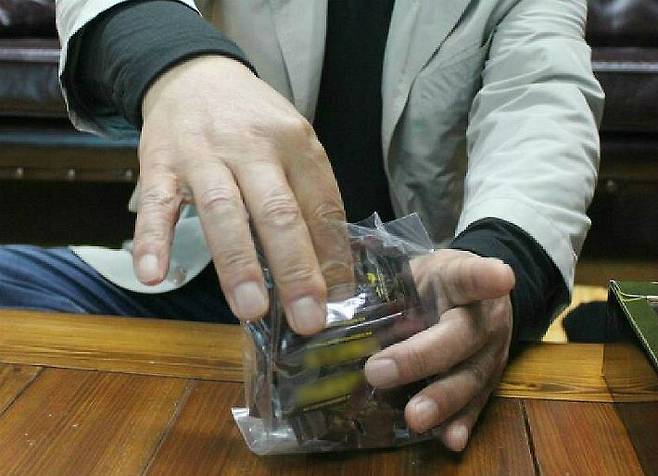 숨진 정모(56)씨가 약 20일간 섭취하던 프로바이오틱스 함유 제품