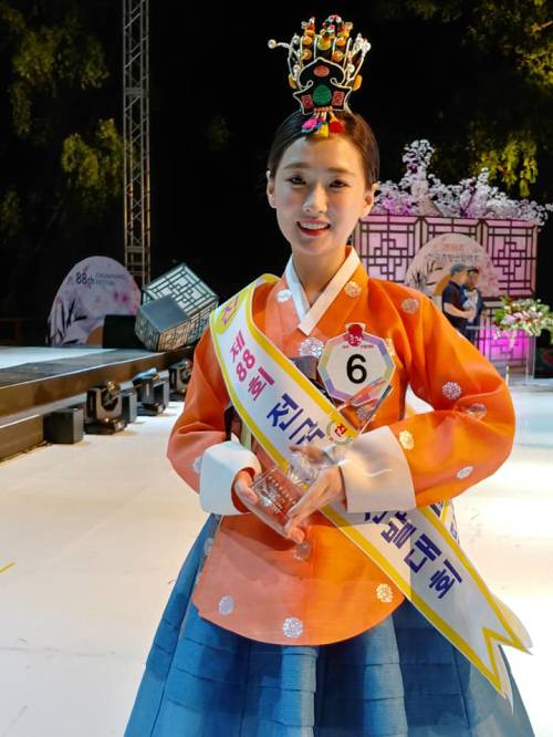 2018 미스춘향선발대회에서 미스춘향 진으로 선정된 김진아(20)씨. 사진=남원시 제공