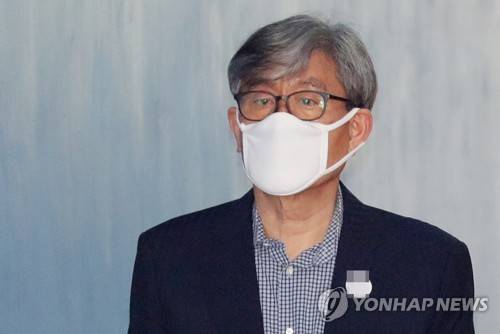 법정향하는 원세훈