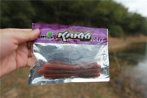 연한 플라스틱 재질의 웜(성연재)