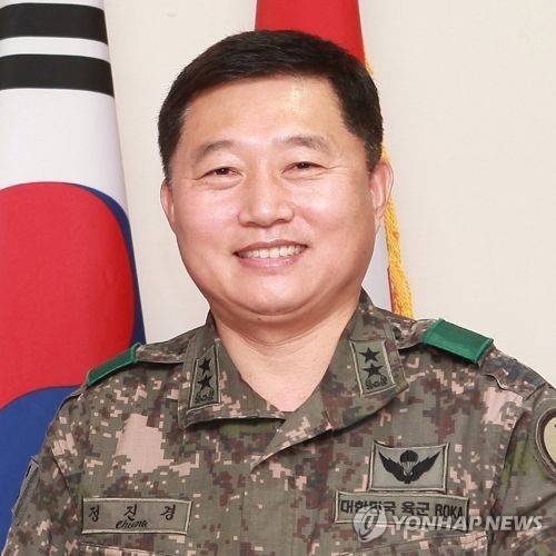 軍 장성 인사 단행..육사 교장에 정진경 중장