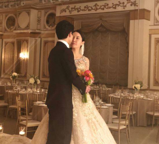 귀여니(이윤세)의 결혼식 사진. 사진=온라인 커뮤니티 캡처