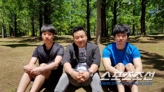 LCK 서머에서 가장 큰 화제를 모으고 있는 그리핀의 '타잔' 이승용, 조규남 대표, 김대호 감독(왼쪽부터). 일산=남정석 기자 bluesky@sportschosun.com