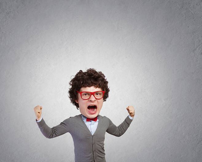 머리가 크다는 건 뇌가 크다는 말이므로 부러움의 대상이 돼야하지 않을까?