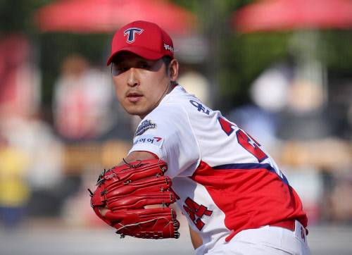 KIA 윤석민이 2일 광주 두산전에 선발등판해 역투하고 있다. 사진제공 | KIA 타이거즈