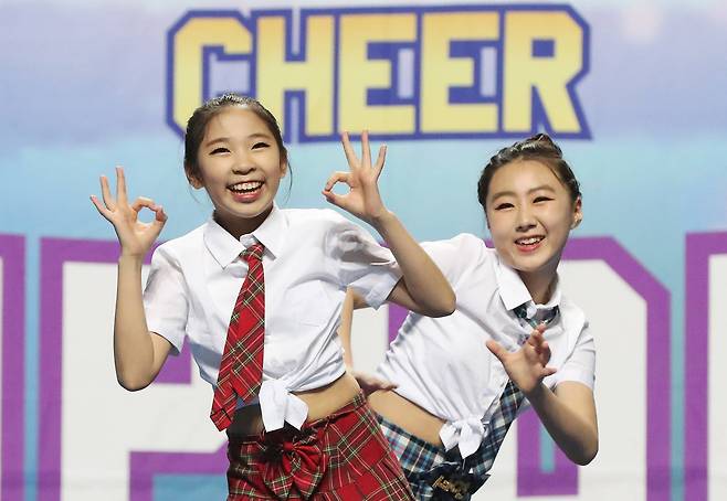 참가자들이 표정연기를 선보이고 있다. 우상조 기자