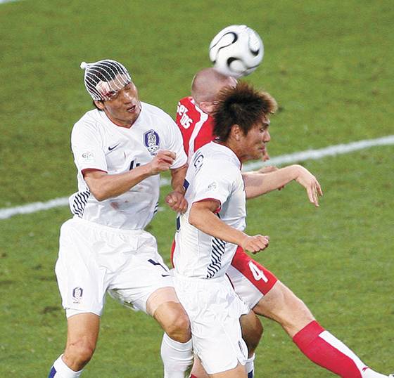 2006년 독일 월드컵 스위스전 최진철 [중앙포토]