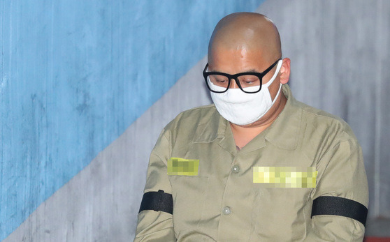딸의 친구인 중학생을 성추행하고 살해한 혐의로 1심에서 사형을 선고받은 '어금니 아빠' 이영학씨. [연합뉴스]