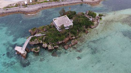 이곳에 발을 들였던 사람 중 단 한명도 생존한 사람이 없다는 귀신 섬을 영식 씨가 드론으로 촬영 한 사진이다. [사진 박영식]