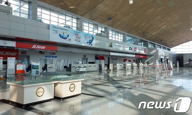 무안국제공항 2층 대합실이 텅 비어 있다.2017.11.5./뉴스1 © News1