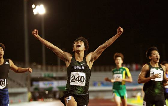 28일 열린 전국육상경기선수권 남자 200m에서 한국신기록을 33년 만에 세운 박태건. [사진 대한육상연맹]