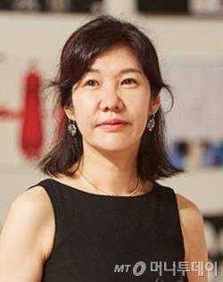 의상디자인학과 강여선 교수 /사진제공=덕성여자대학교