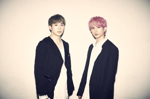 유키스 기섭(오른쪽)과 훈 [nhemg 제공]