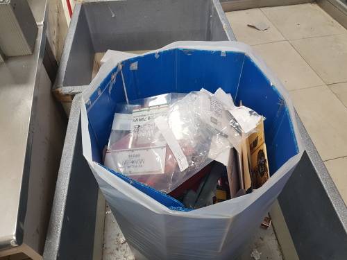 4일 서울 용산구 대형마트 쓰레기통에 쌓여있는 플라스틱 포장재. 안승진 기자