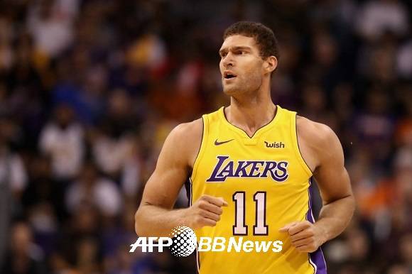 2012~13시즌 올스타에도 선정됐던 로페즈지만 느린 센터가 환영받지 못하고 있는 시대에 있다. ⓒAFPBBNews = News1