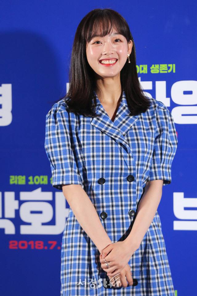 배우 이유미가 11일 오후 서울 중구 대한극장에서 열린 영화 ‘박화영’ 언론시사회에 참석해 포즈를 취하고 있다.