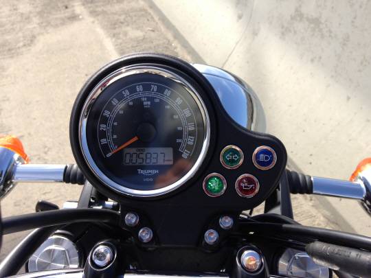 뭔가 허전한 계기판