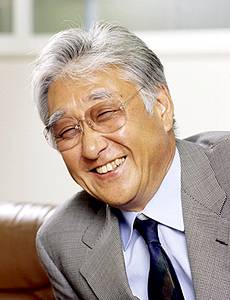 일본 극단 시키를 만든 아사리 게이타 전 대표.    극단 시키 제공