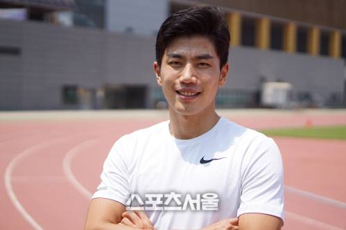 남자 육상 200m 한국 기록 보유자인 박태건이 17일 진천선수촌에서 포즈를 취하고 있다. 진천 | 도영인기자