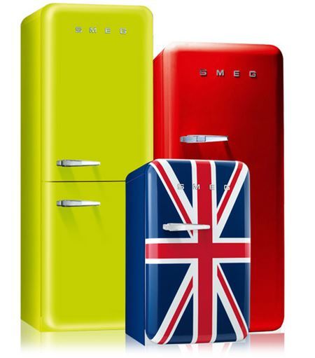 이탈리아 가전 브랜드 스메그의 미니 냉장고