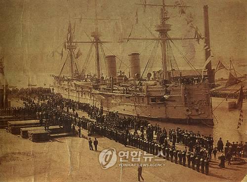 돈스코이 호 (서울=연합뉴스) 러시아순양함 돈스코이호 출항 모습. 2018.7.22 [아시아태평양이론물리센터 제공]