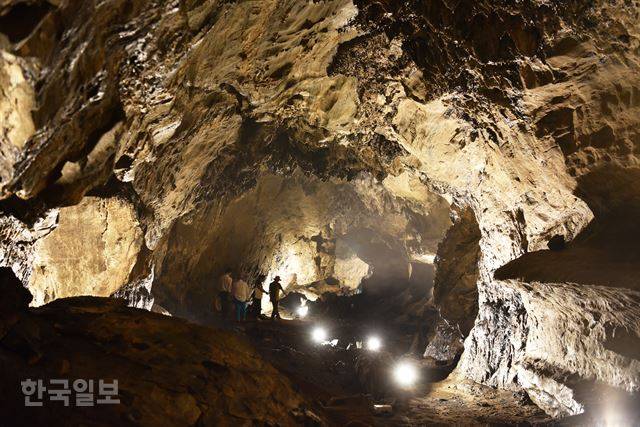 더위사냥축제 기간에만 개방하는 광천선굴.
