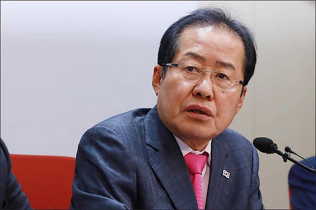 홍준표 전 자유한국당 대표가 "그 어떤 경우라도 자살이 미화되는 세상은 정상적인 사회가 아니다"라고 지적햇다.ⓒ 데일리안DB