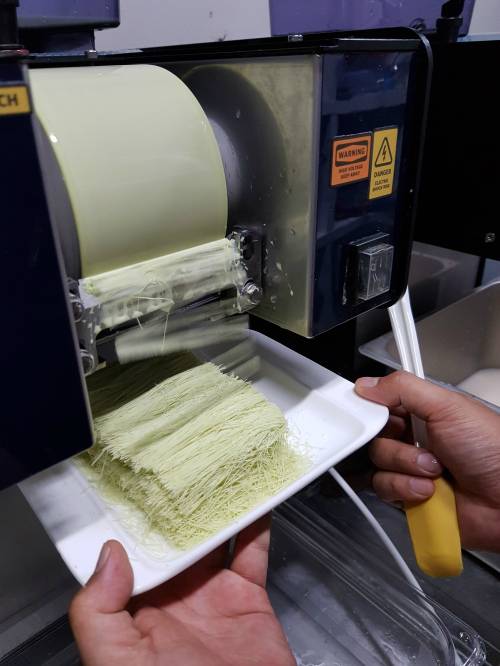 티라벤토 실타래 빙수 제조 과정