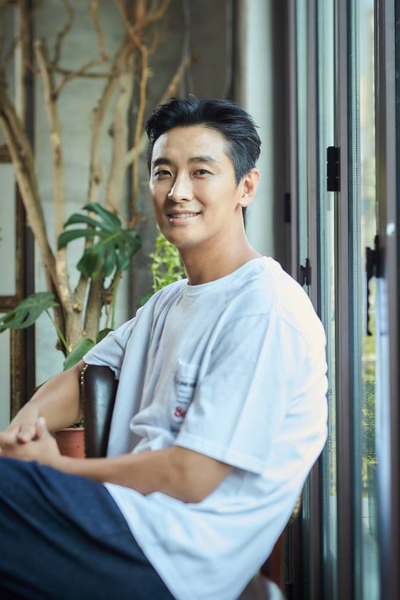 영화 '신과함께-인과 연'에서 주연을 맡은 배우 주지훈. [사진 롯데엔터테인먼트]