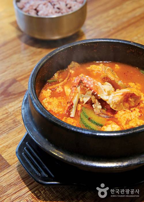 구리휴게소 '초당 해물 순두부'. /사진=한국관광공사 제공