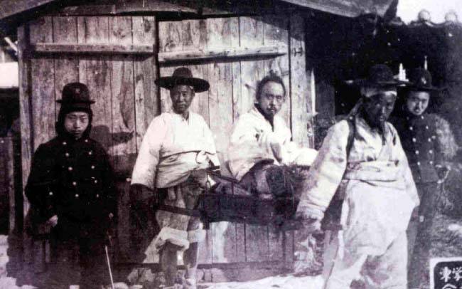 동학을 중심으로 한 농민봉기를 주도했다가 체포돼 한양으로 압송되는 전봉준. [동아DB]