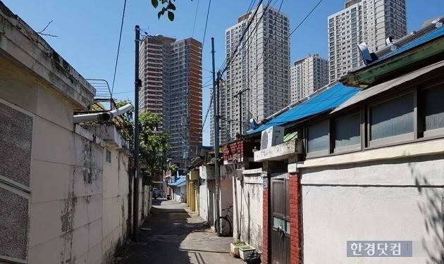 학동4구역에서 바라본 ‘무등산아이파크’. 한경DB