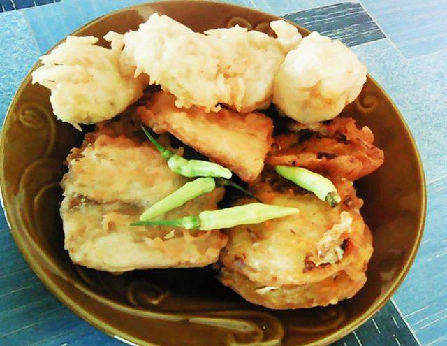 초록 고추와 함께 나오는 고랭안. ⓒ인도네시아관광청